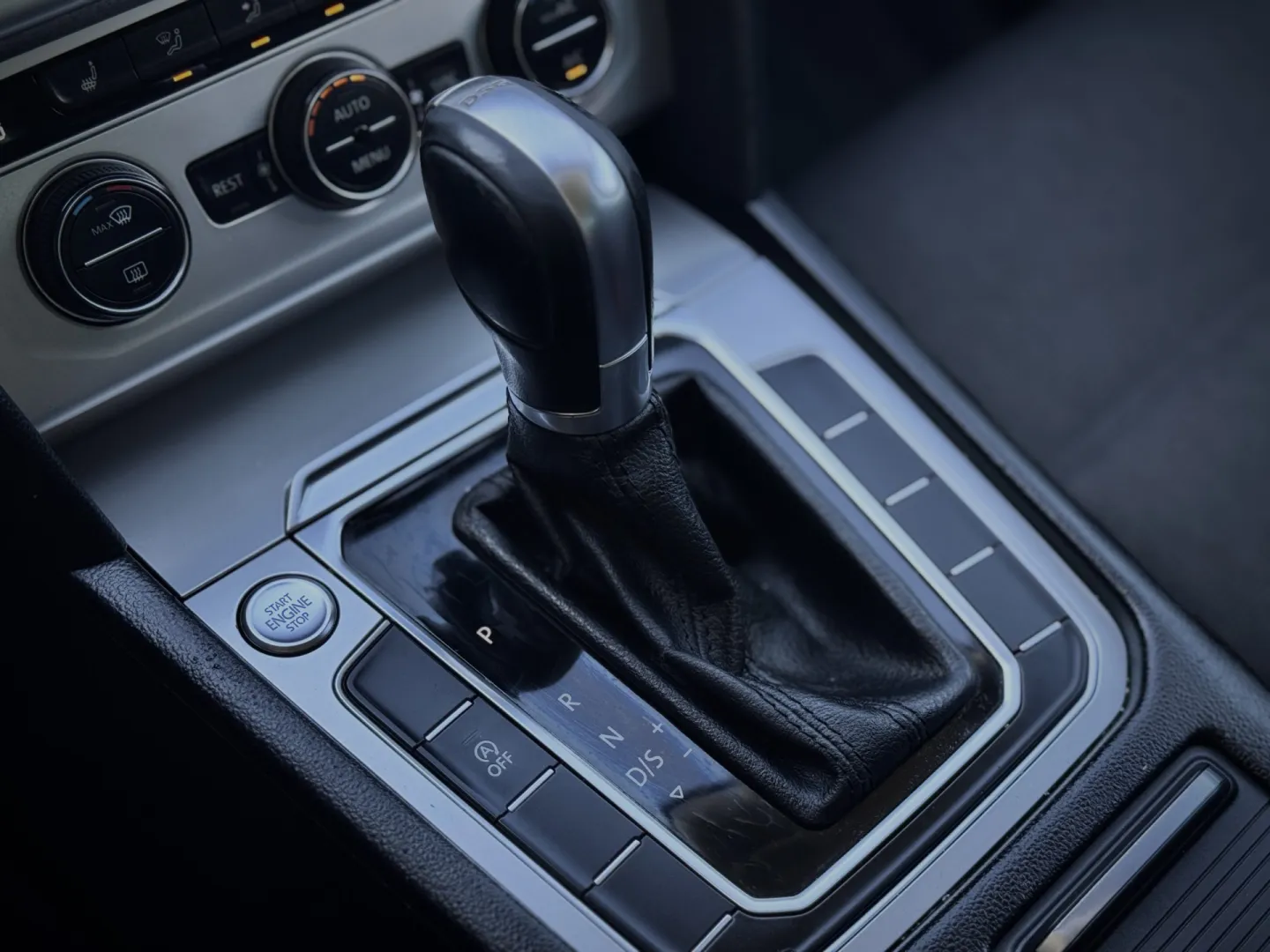 Cumpara/ Vinde online Volkswagen Passat 2016 SH, la cel mai bun pret pentru tine!