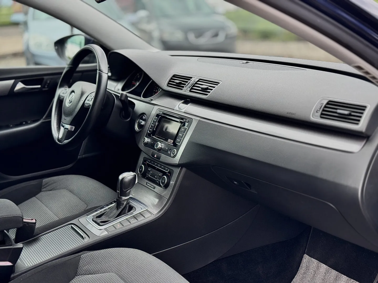 Cumpara/ Vinde online Volkswagen Passat 2011 SH, la cel mai bun pret pentru tine!