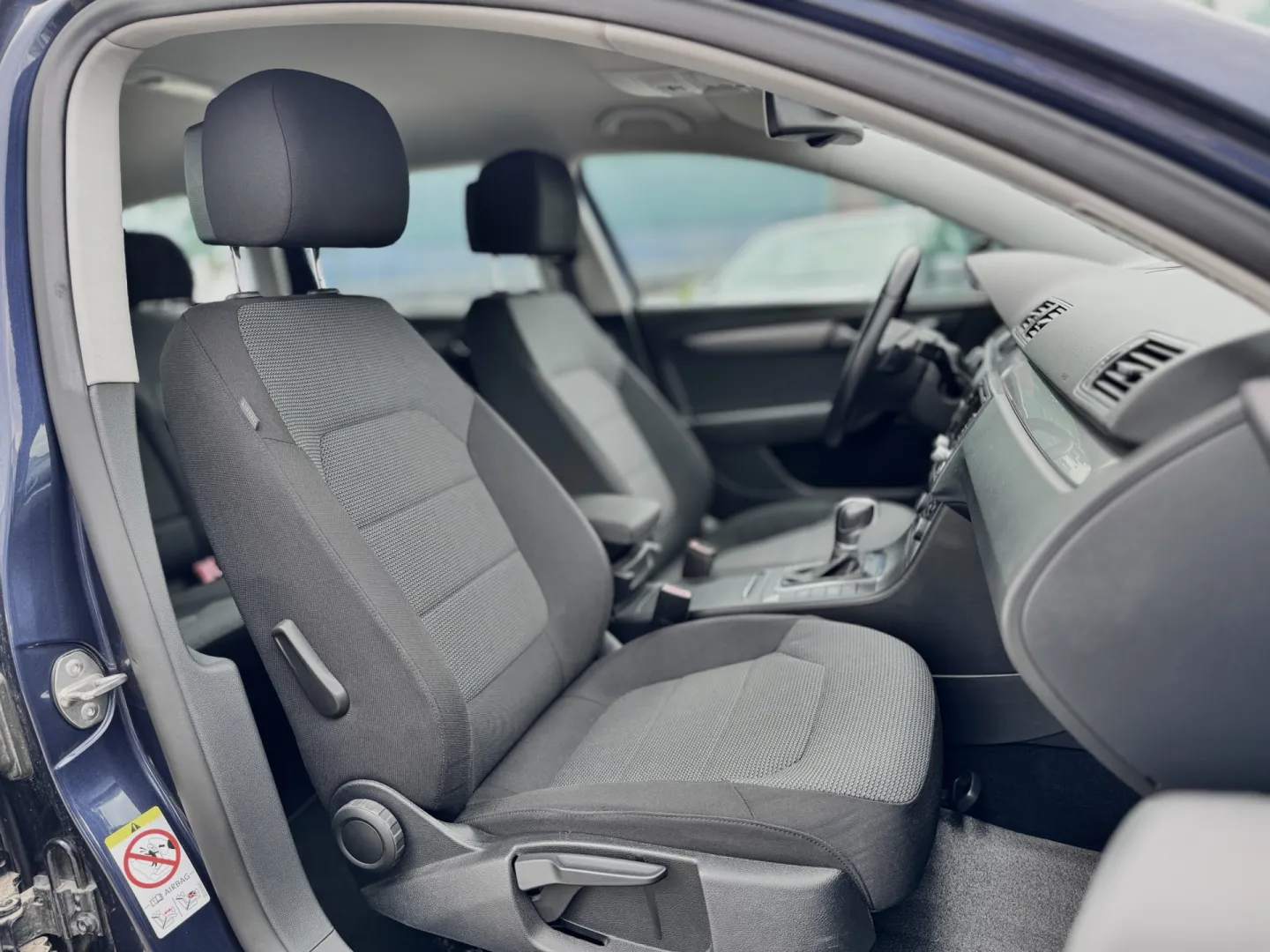 Cumpara/ Vinde online Volkswagen Passat 2011 SH, la cel mai bun pret pentru tine!
