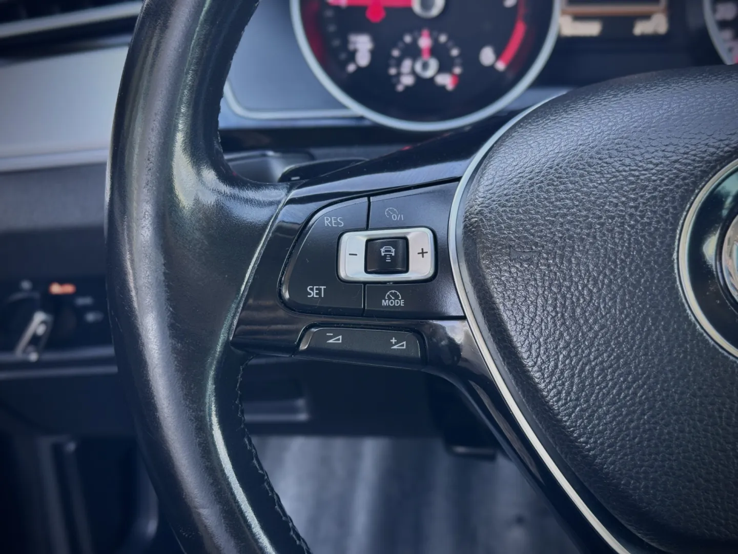 Cumpara/ Vinde online Volkswagen Passat 2016 SH, la cel mai bun pret pentru tine!