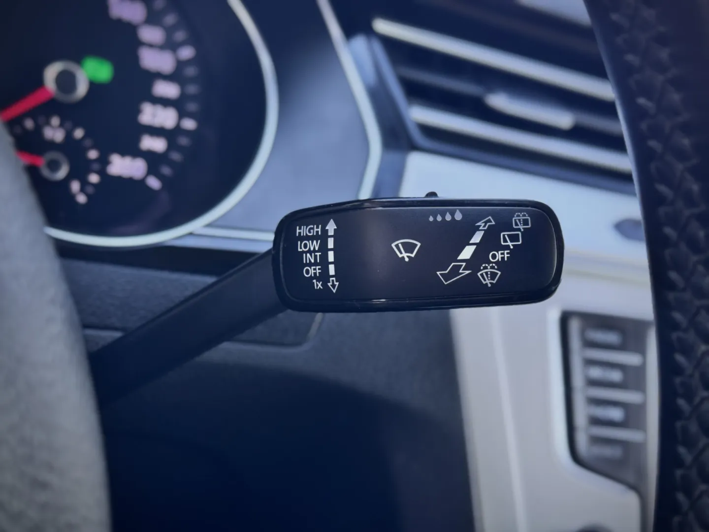 Cumpara/ Vinde online Volkswagen Passat 2016 SH, la cel mai bun pret pentru tine!