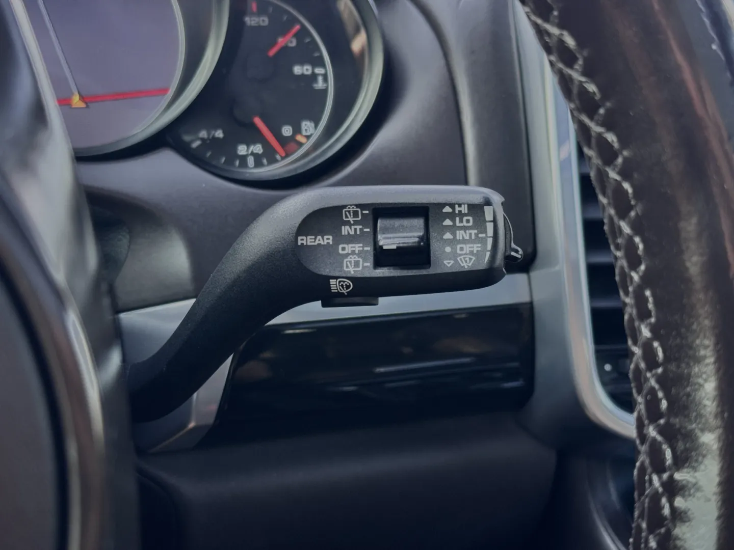 Cumpara/ Vinde online Porsche Cayenne 2011 SH, la cel mai bun pret pentru tine!