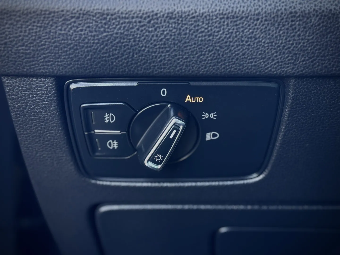 Cumpara/ Vinde online Volkswagen Passat 2016 SH, la cel mai bun pret pentru tine!