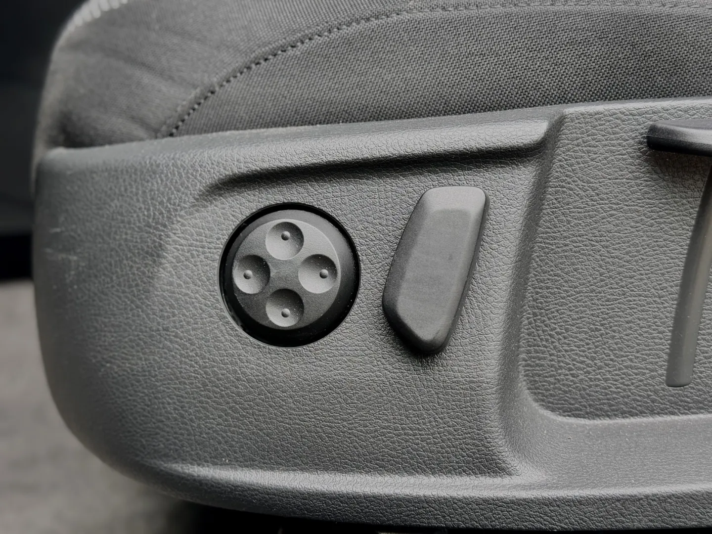 Cumpara/ Vinde online Volkswagen Passat 2011 SH, la cel mai bun pret pentru tine!