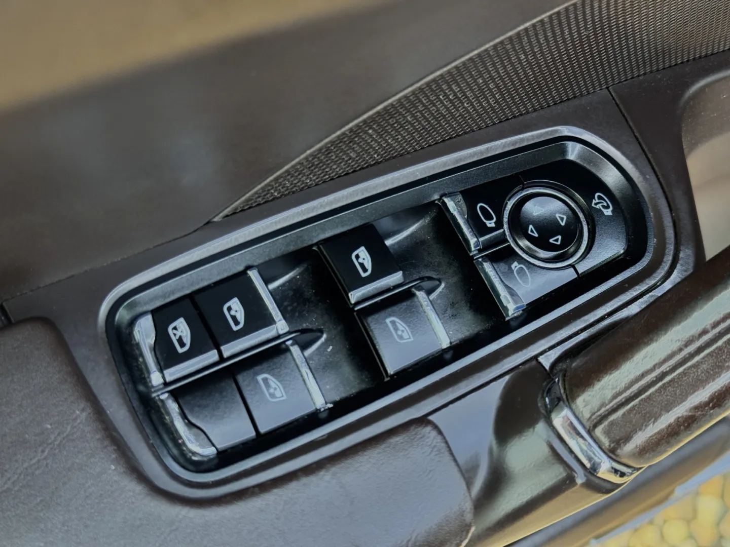 Cumpara/ Vinde online Porsche Cayenne 2011 SH, la cel mai bun pret pentru tine!