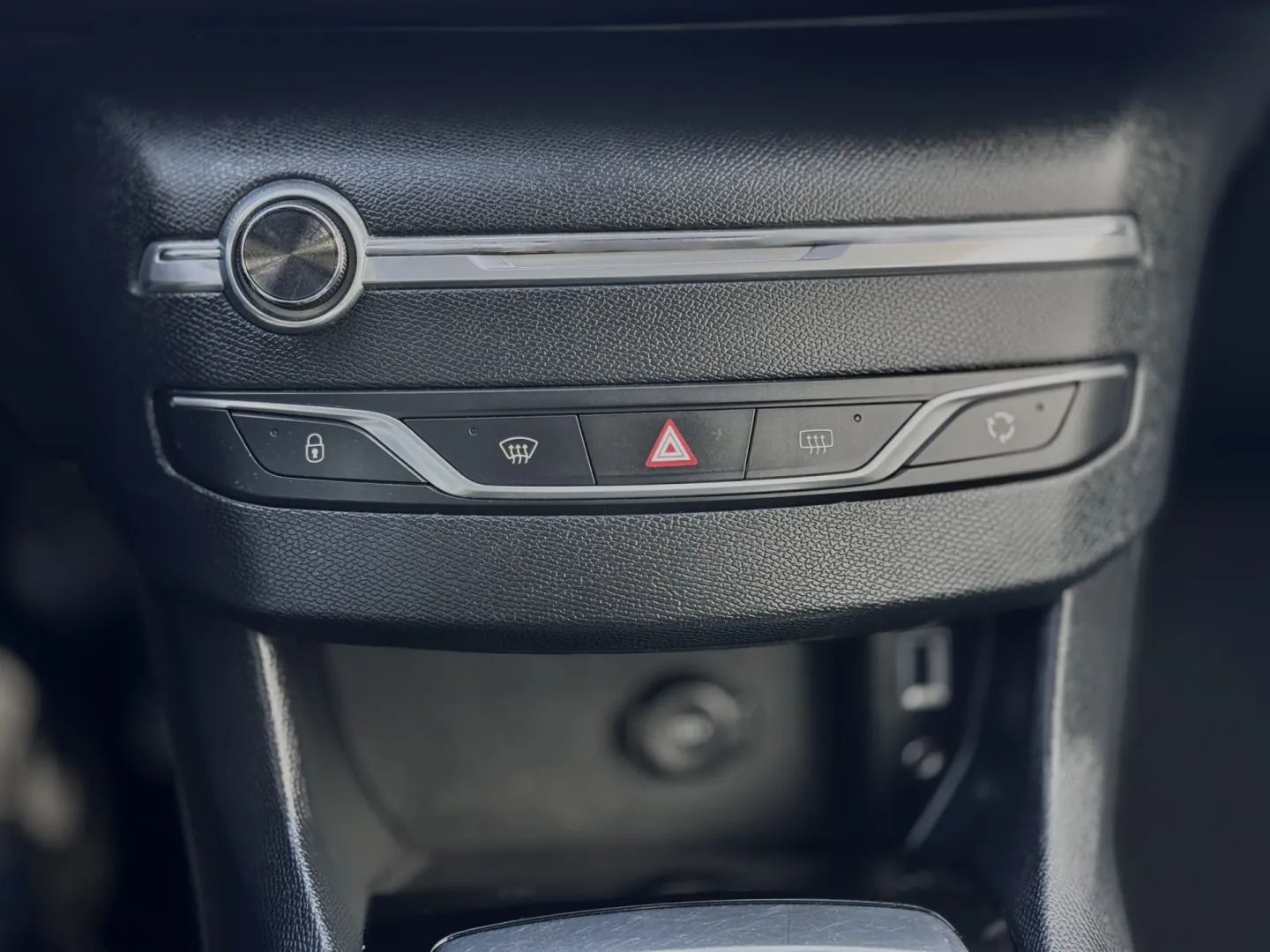 Cumpara/ Vinde online Peugeot 308 2016 SH, la cel mai bun pret pentru tine!
