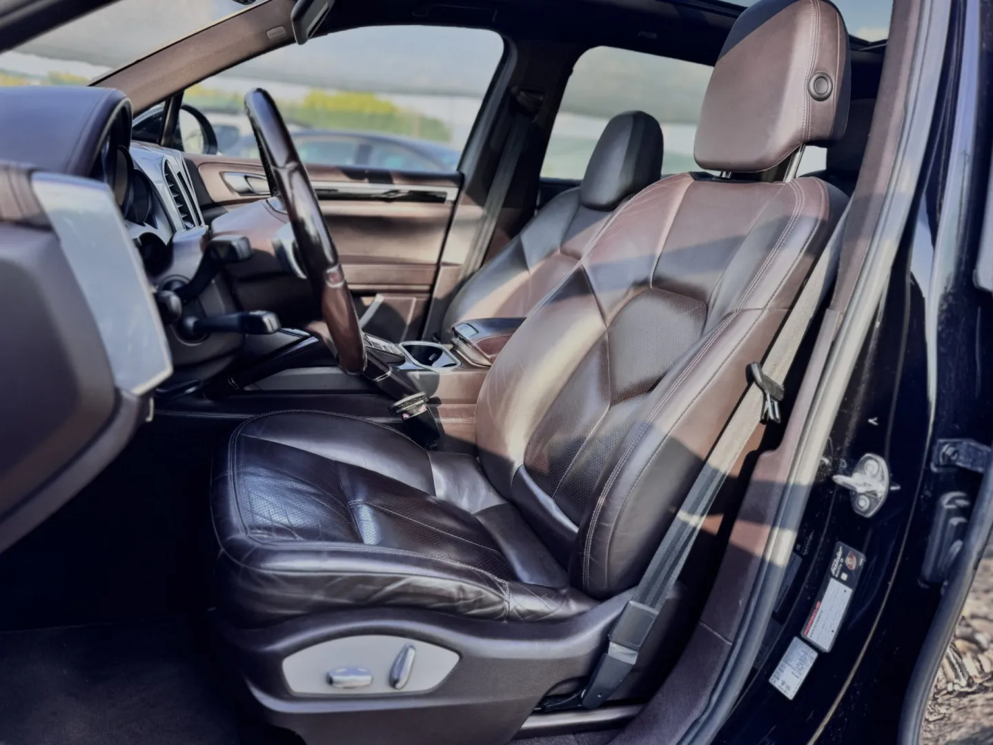 Cumpara/ Vinde online Porsche Cayenne 2011 SH, la cel mai bun pret pentru tine!