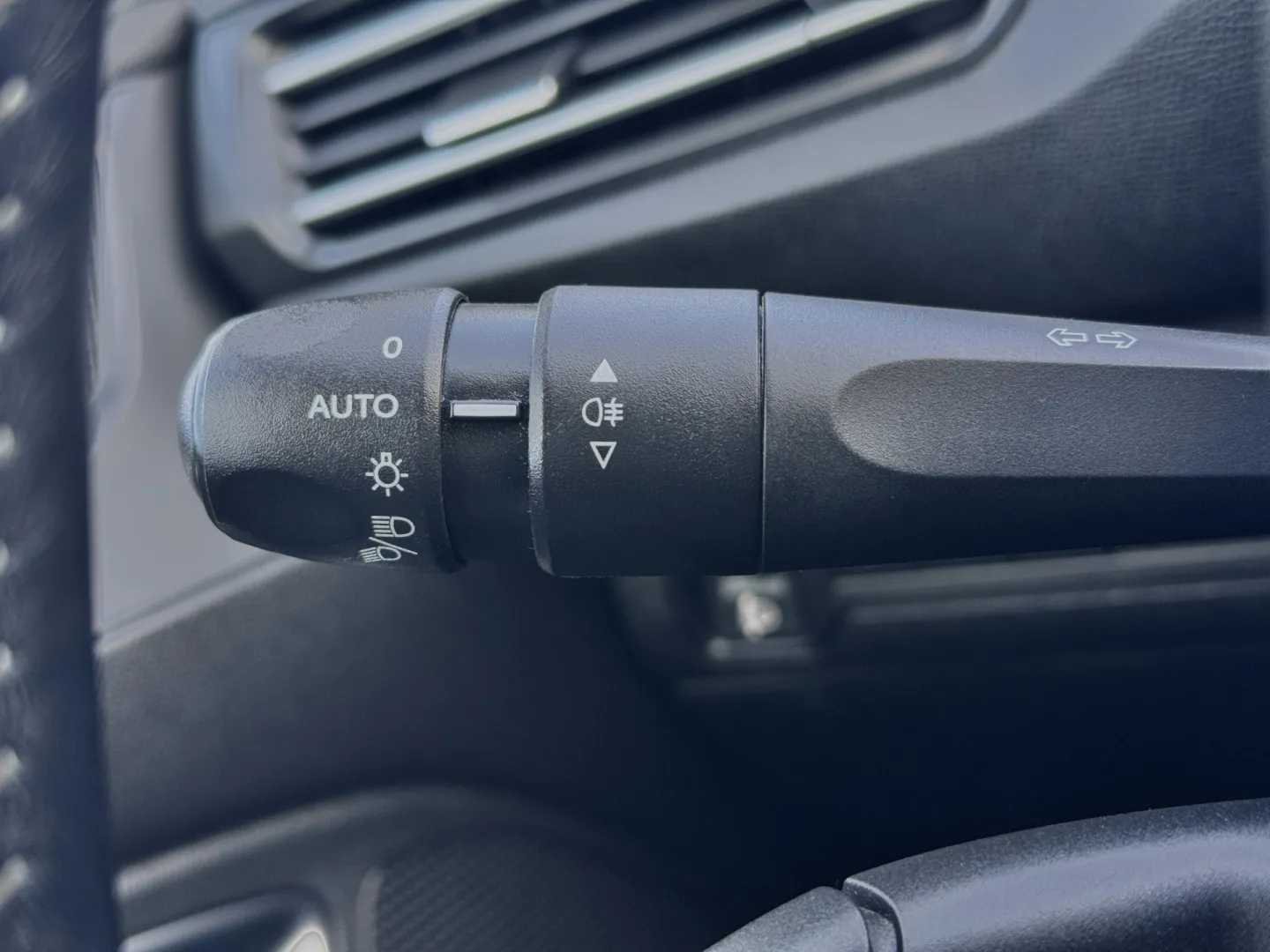 Cumpara/ Vinde online Peugeot 308 2016 SH, la cel mai bun pret pentru tine!