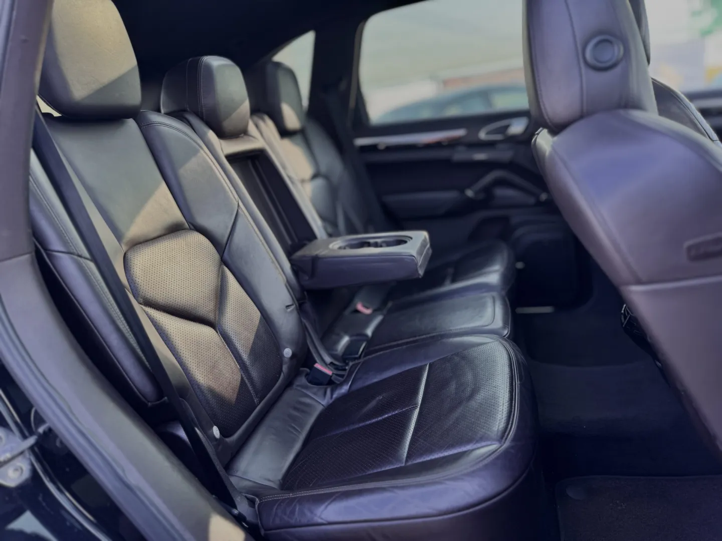 Cumpara/ Vinde online Porsche Cayenne 2011 SH, la cel mai bun pret pentru tine!