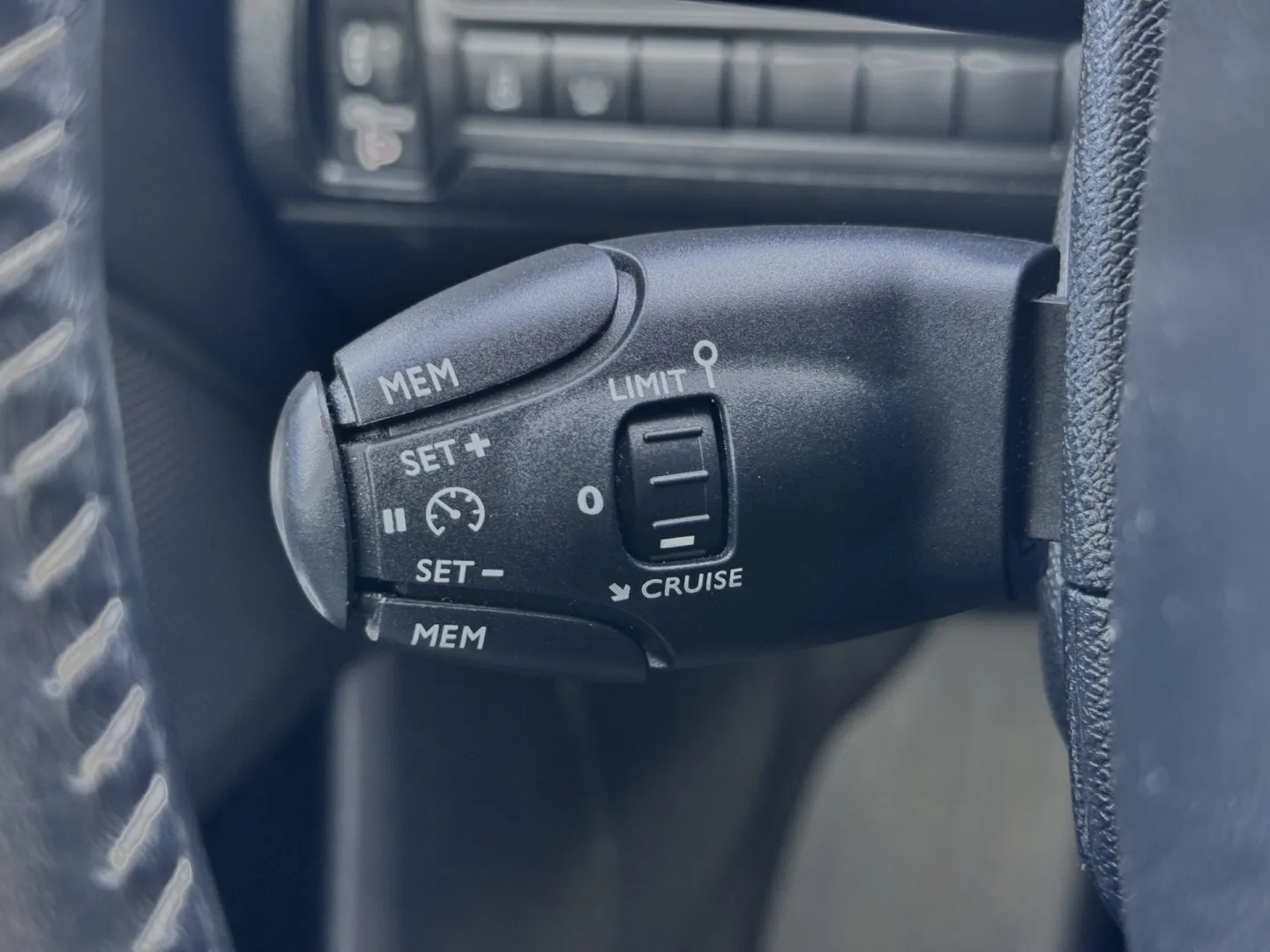 Cumpara/ Vinde online Peugeot 308 2016 SH, la cel mai bun pret pentru tine!