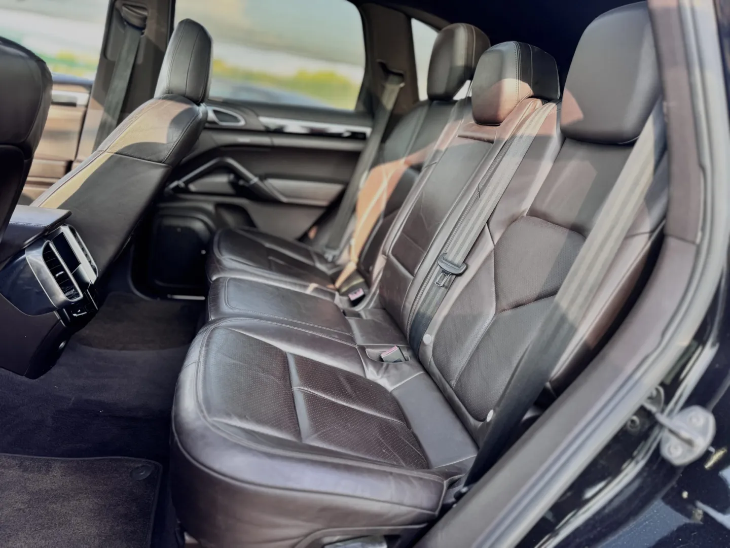 Cumpara/ Vinde online Porsche Cayenne 2011 SH, la cel mai bun pret pentru tine!