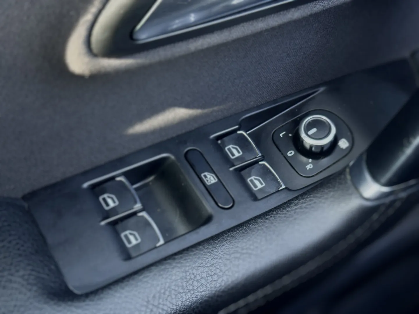 Cumpara/ Vinde online Volkswagen Passat CC 2009 SH, la cel mai bun pret pentru tine!