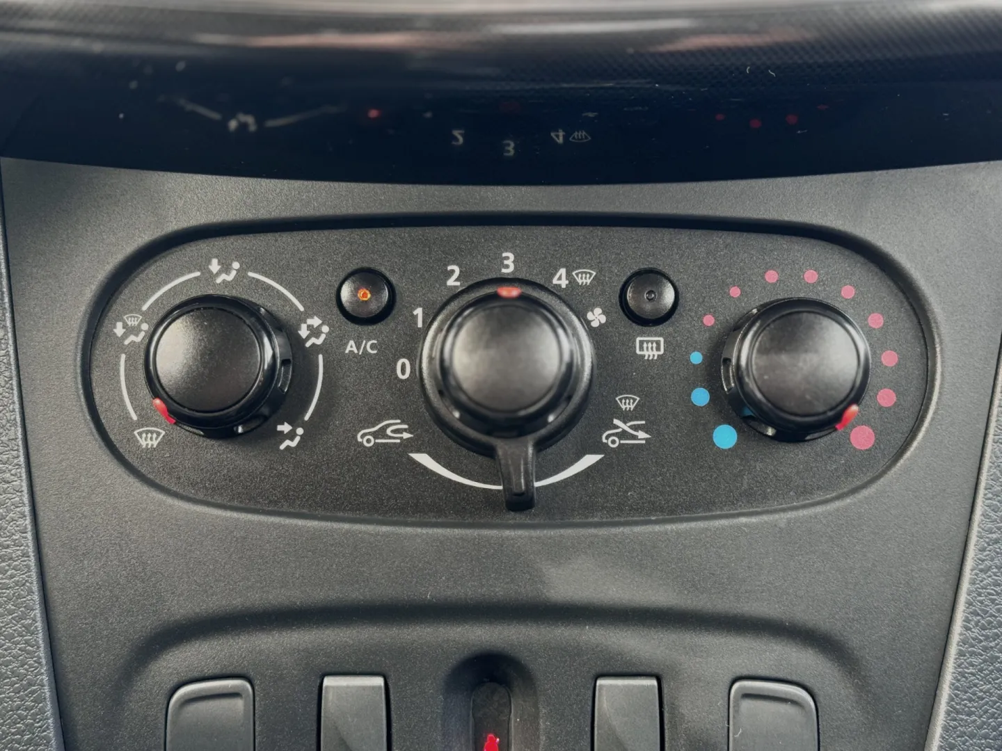 Cumpara/ Vinde online Dacia Sandero 2018 SH, la cel mai bun pret pentru tine!