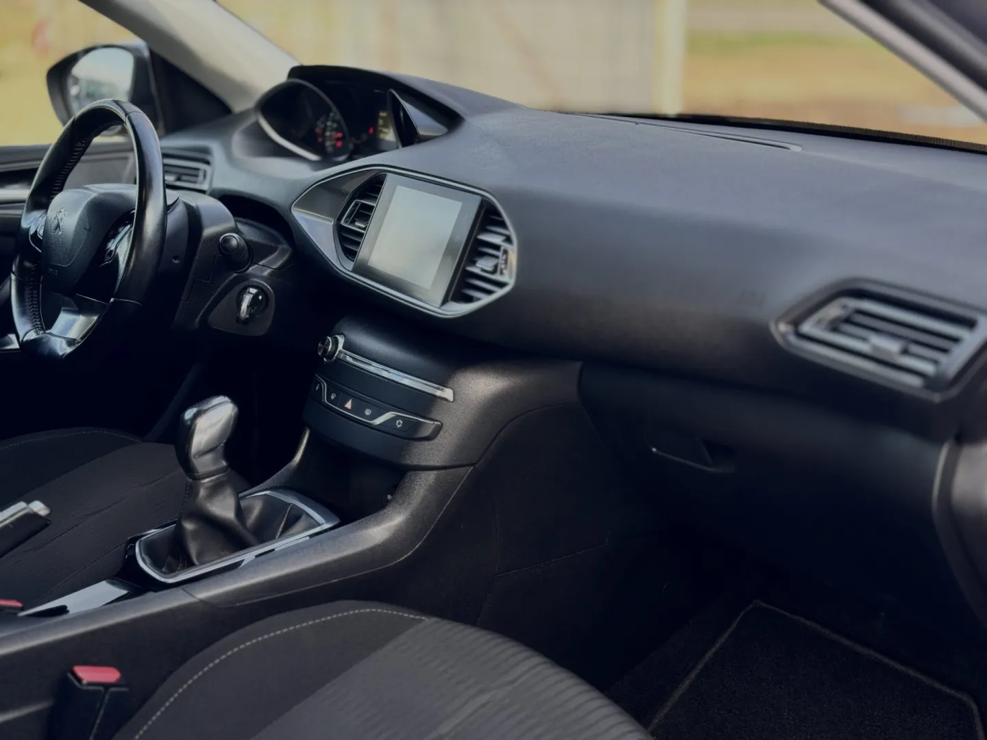 Cumpara/ Vinde online Peugeot 308 2016 SH, la cel mai bun pret pentru tine!