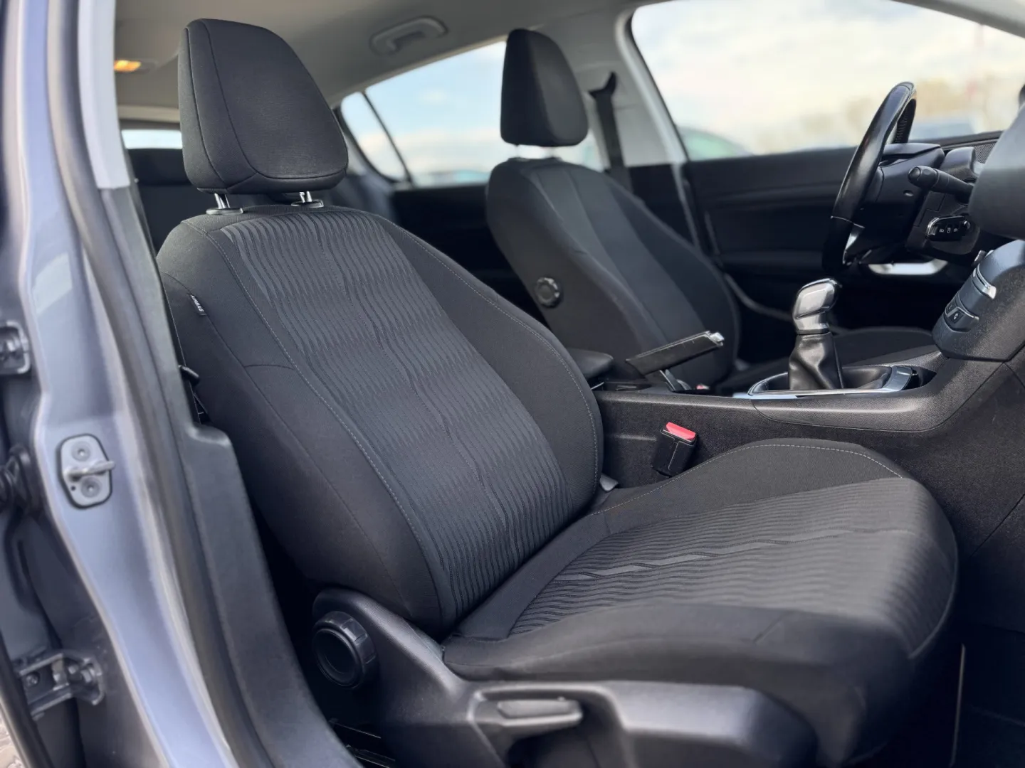 Cumpara/ Vinde online Peugeot 308 2016 SH, la cel mai bun pret pentru tine!