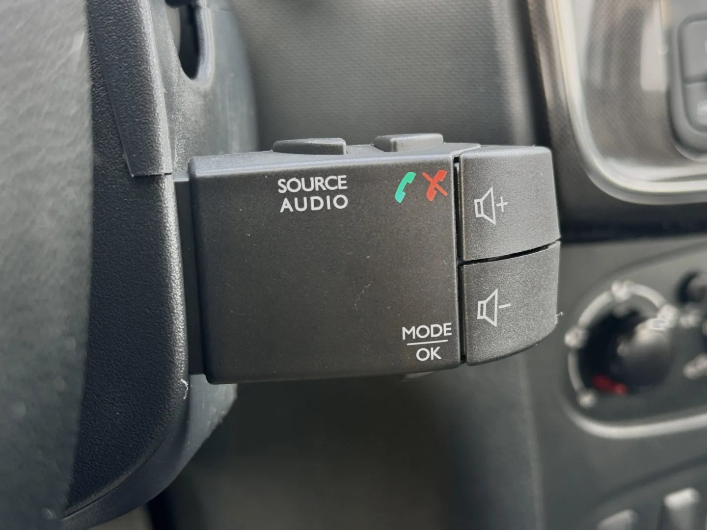 Cumpara/ Vinde online Dacia Sandero 2018 SH, la cel mai bun pret pentru tine!