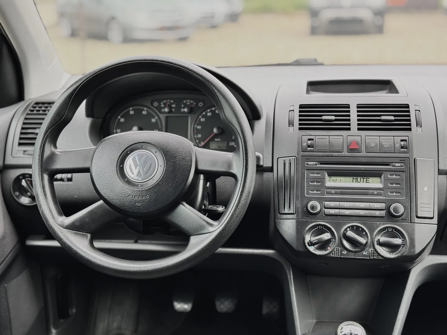 Cumpara/ Vinde online Volkswagen Polo 2006 SH, la cel mai bun pret pentru tine!