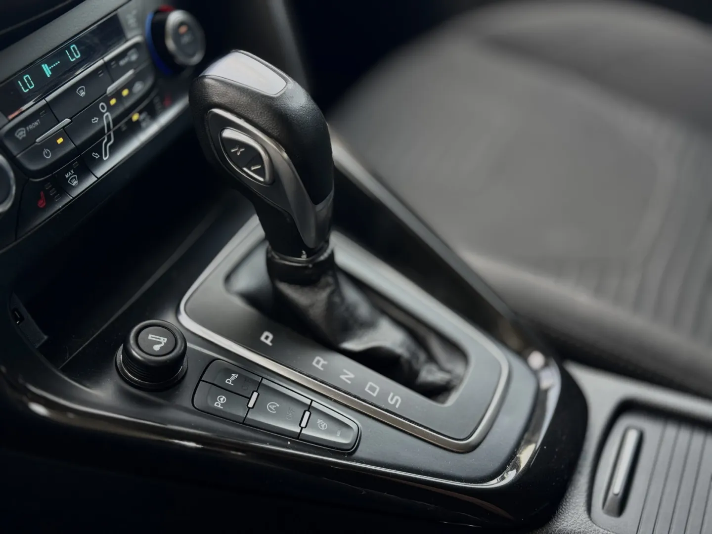 Cumpara/ Vinde online Ford Focus 2017 SH, la cel mai bun pret pentru tine!