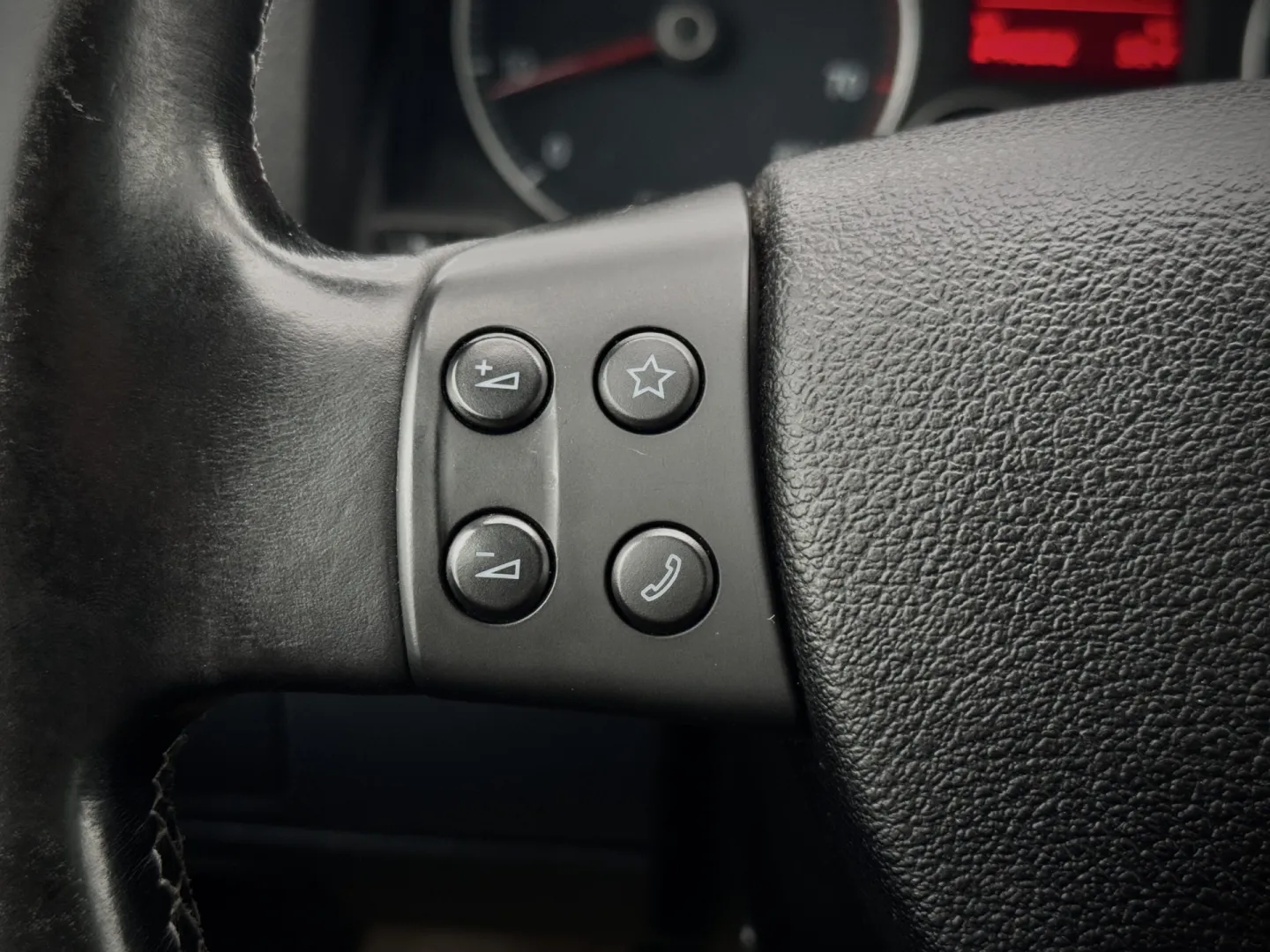 Cumpara/ Vinde online Volkswagen Golf 2007 SH, la cel mai bun pret pentru tine!