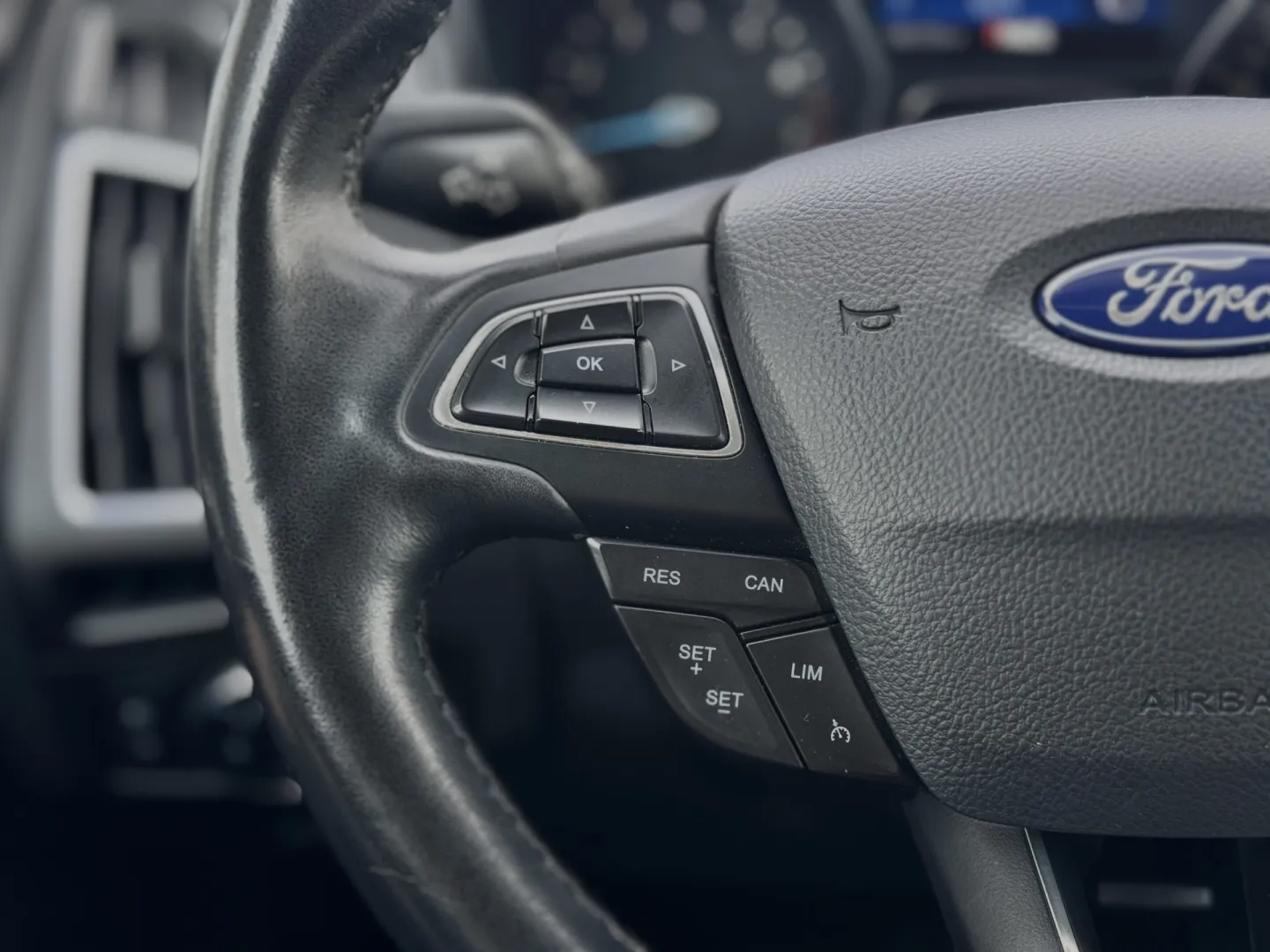Cumpara/ Vinde online Ford Focus 2017 SH, la cel mai bun pret pentru tine!