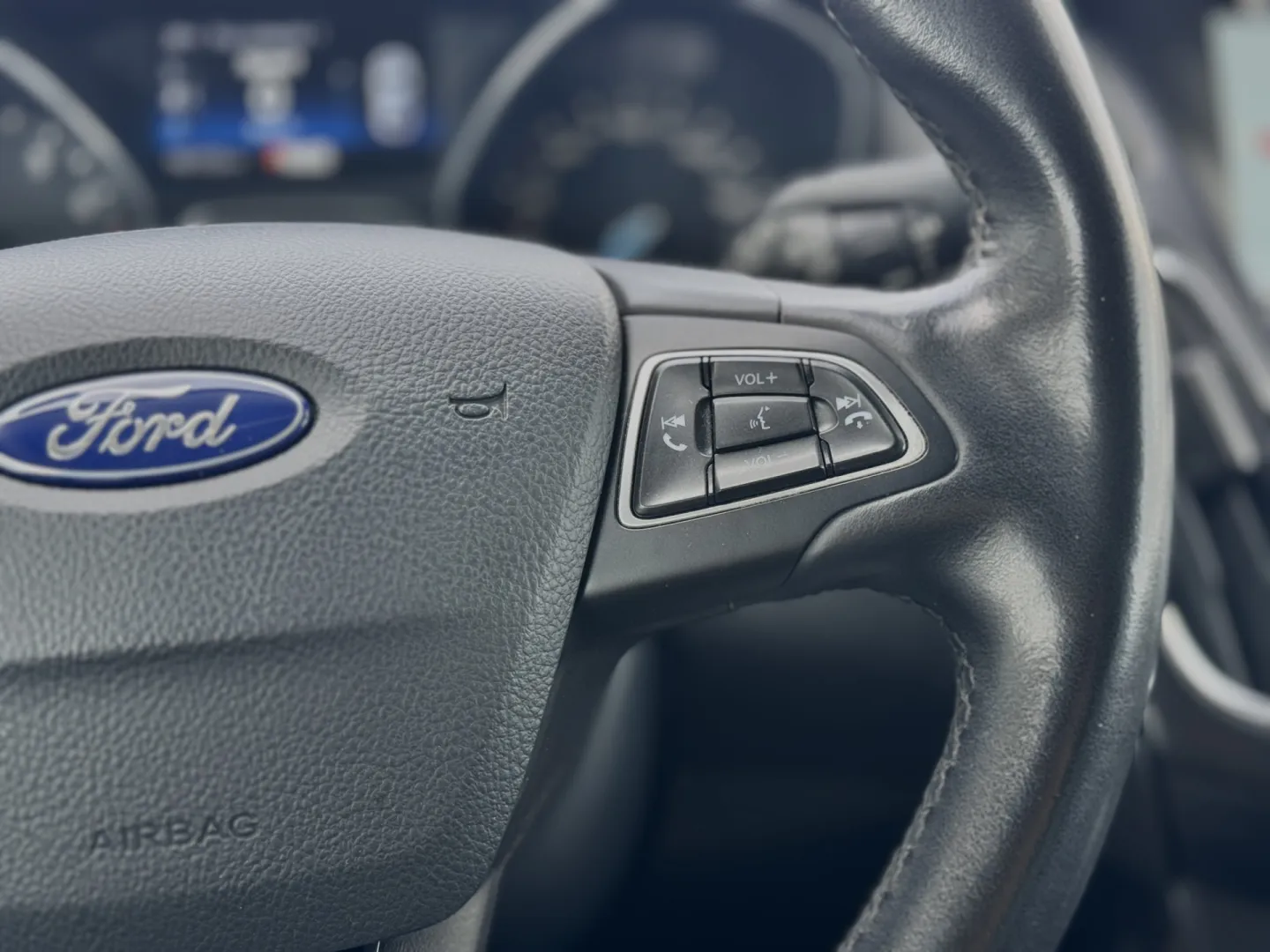 Cumpara/ Vinde online Ford Focus 2017 SH, la cel mai bun pret pentru tine!