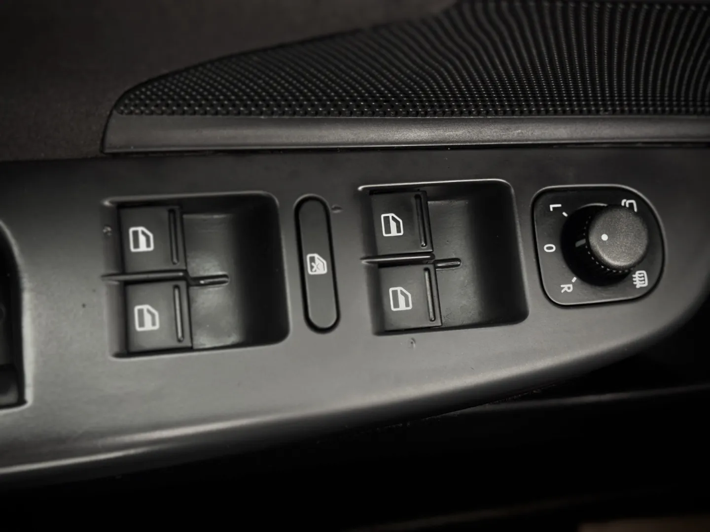 Cumpara/ Vinde online Volkswagen Golf 2007 SH, la cel mai bun pret pentru tine!