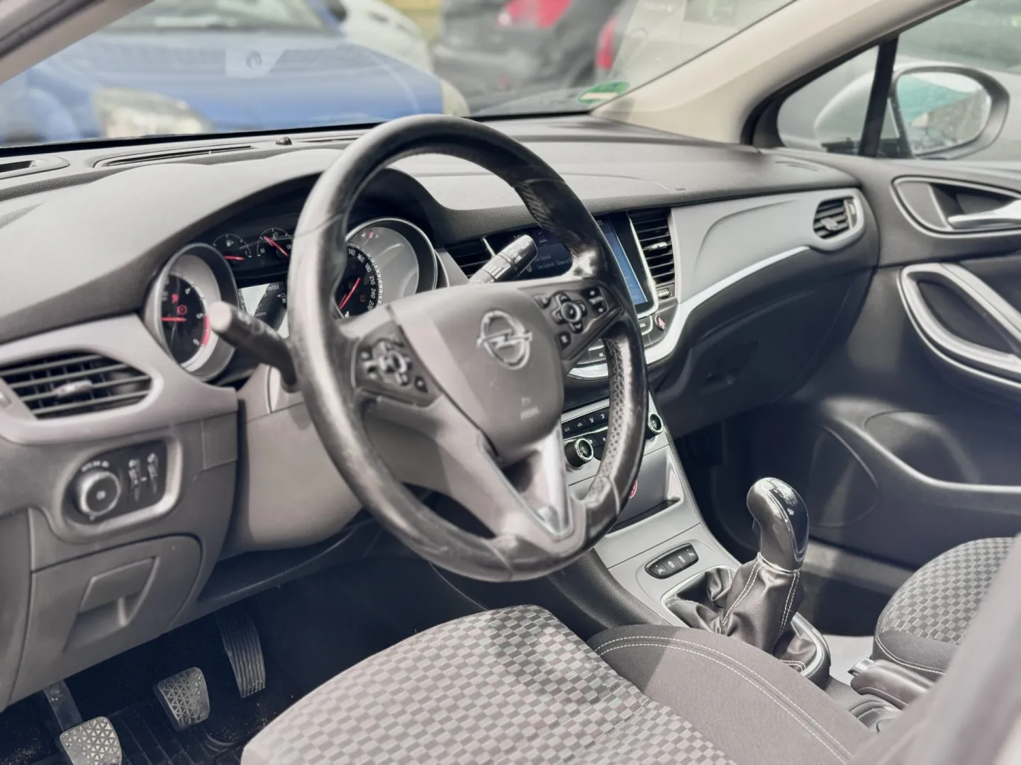 Cumpara/ Vinde online Opel Astra 2016 SH, la cel mai bun pret pentru tine!