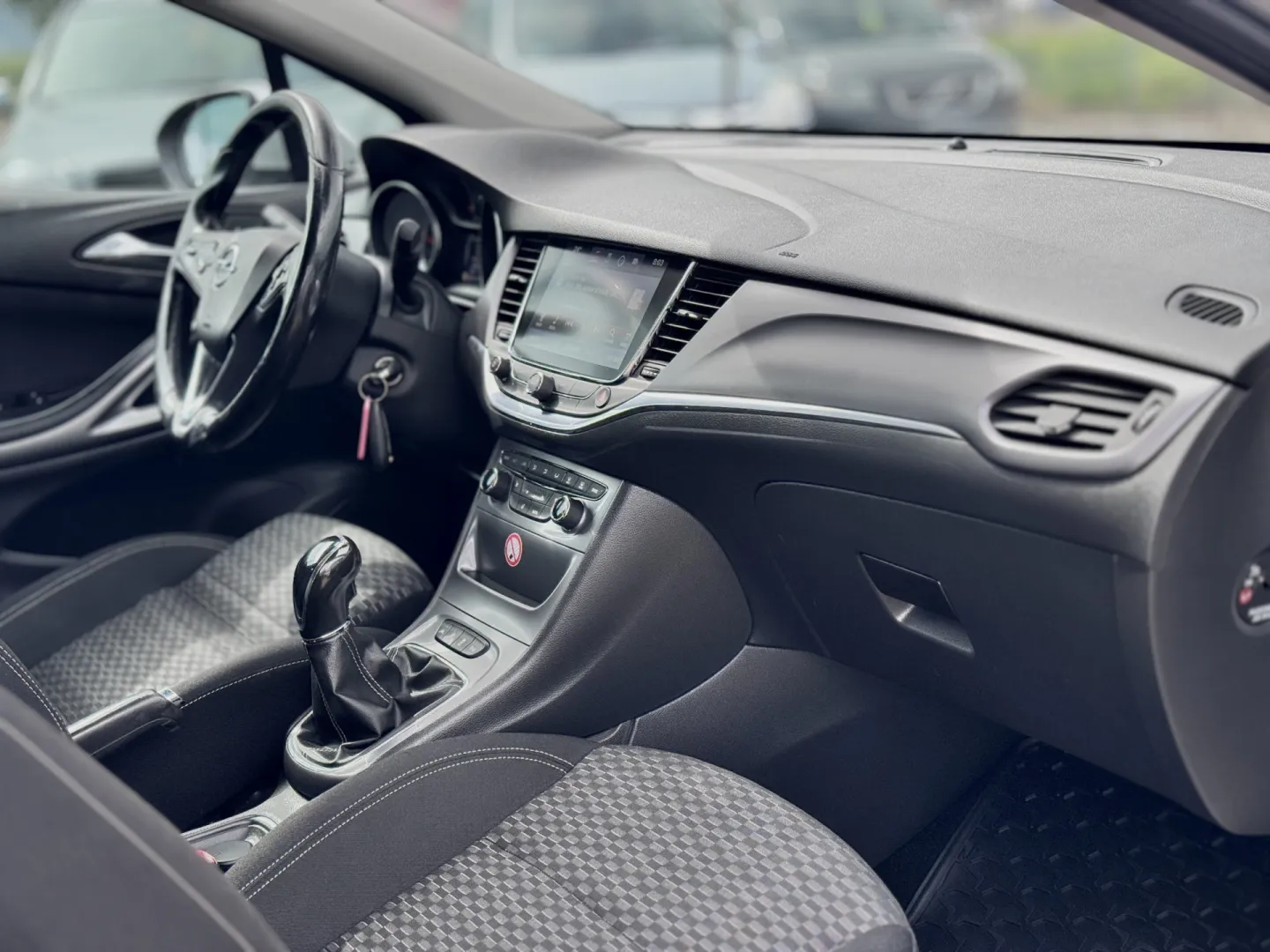 Cumpara/ Vinde online Opel Astra 2016 SH, la cel mai bun pret pentru tine!