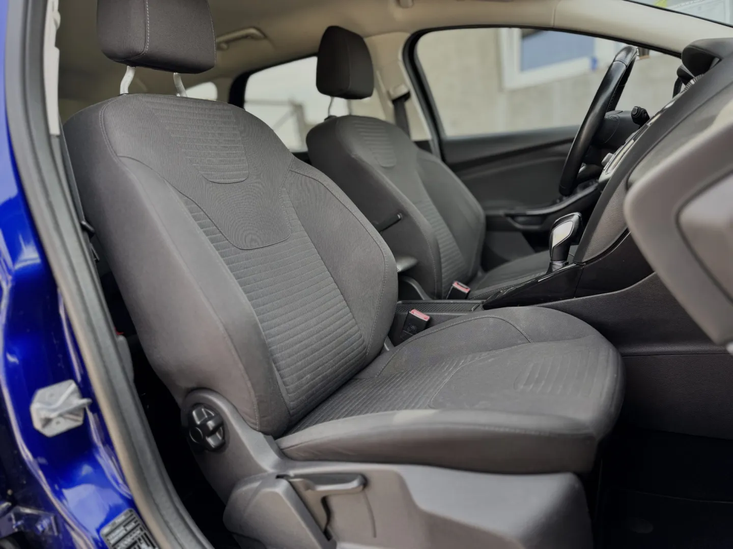 Cumpara/ Vinde online Ford Focus 2017 SH, la cel mai bun pret pentru tine!