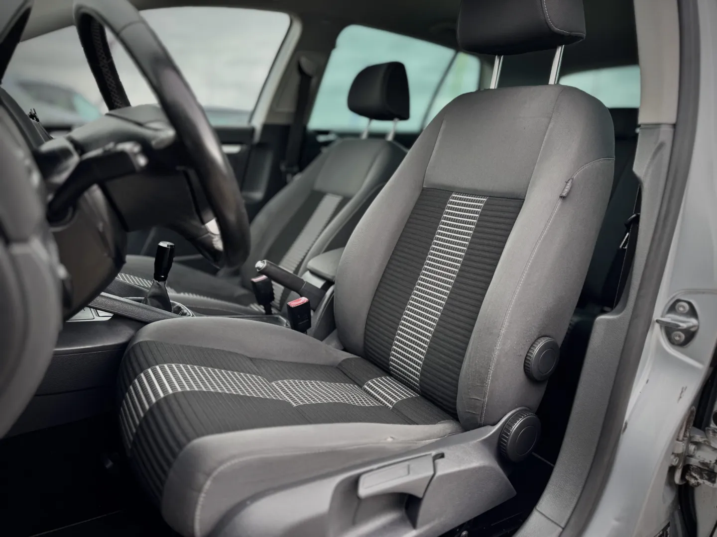 Cumpara/ Vinde online Volkswagen Golf 2007 SH, la cel mai bun pret pentru tine!