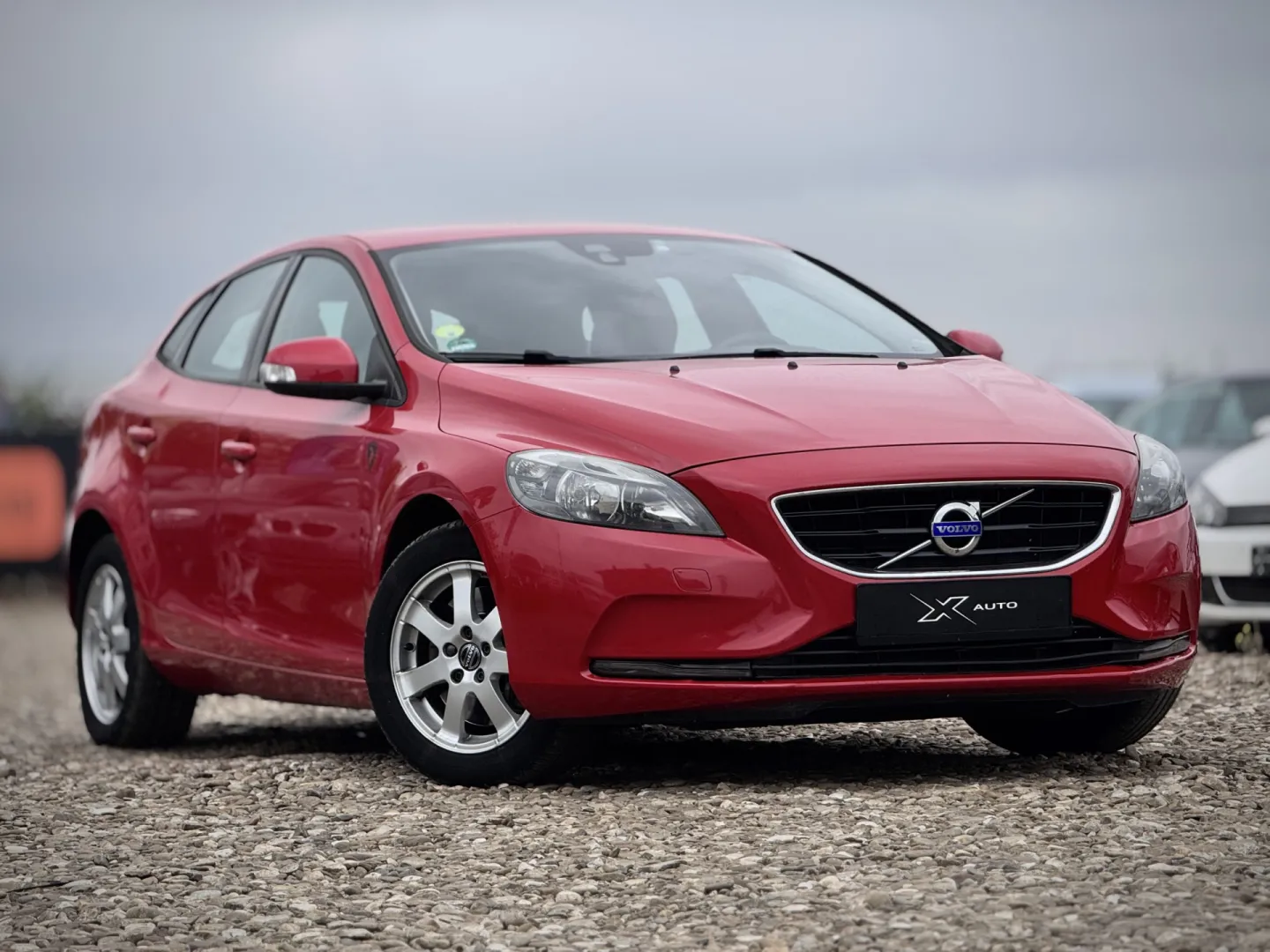 Cumpara/ Vinde online Volvo V40 2014 SH, la cel mai bun pret pentru tine!