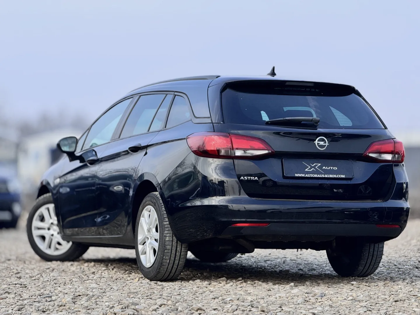 Cumpara/ Vinde online Opel Astra 2017 SH, la cel mai bun pret pentru tine!