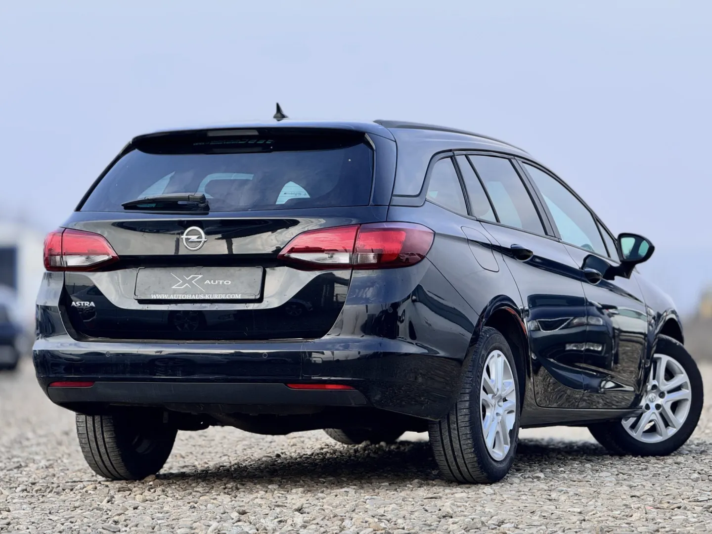 Cumpara/ Vinde online Opel Astra 2017 SH, la cel mai bun pret pentru tine!