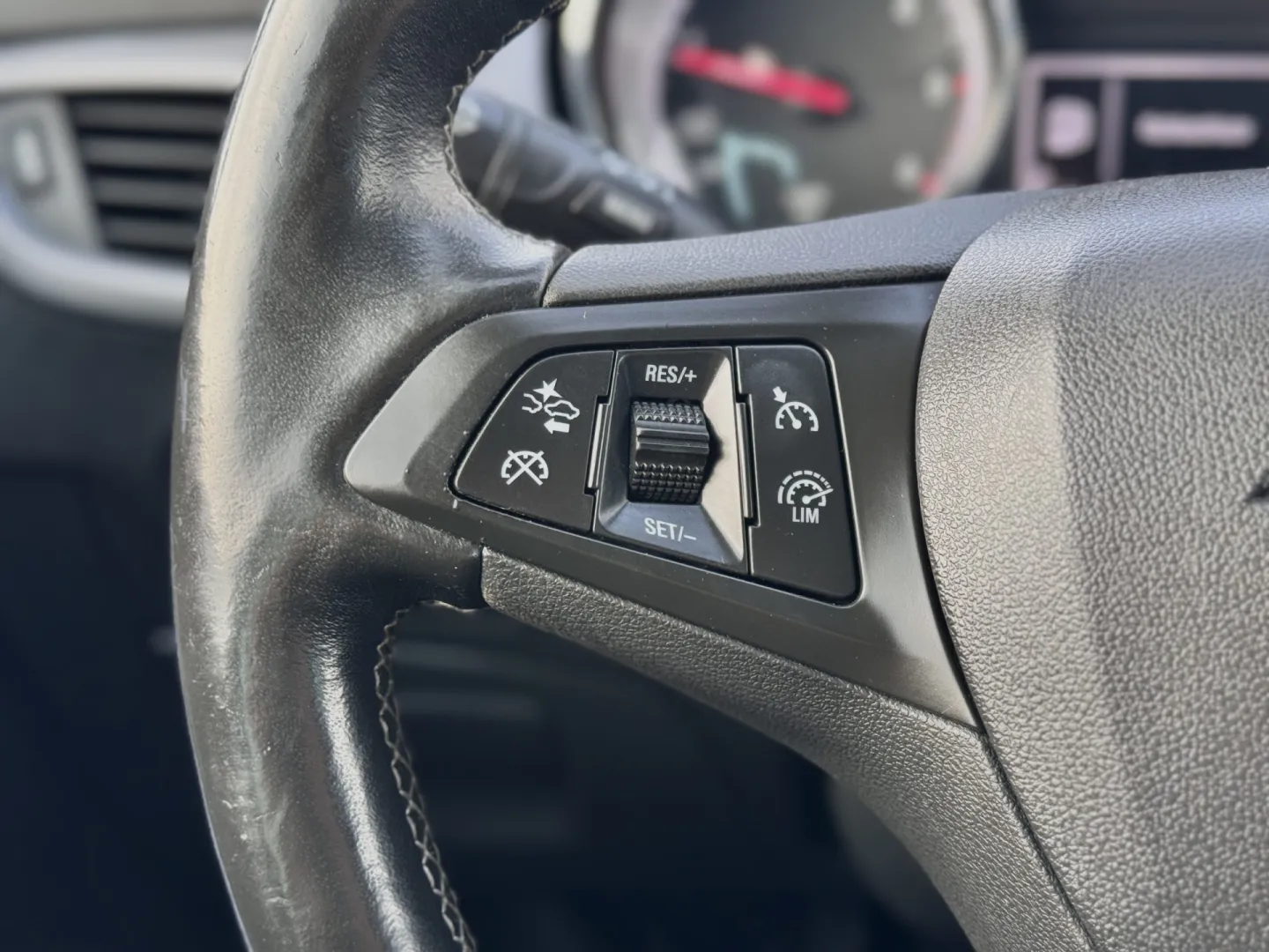 Cumpara/ Vinde online Opel Astra 2017 SH, la cel mai bun pret pentru tine!