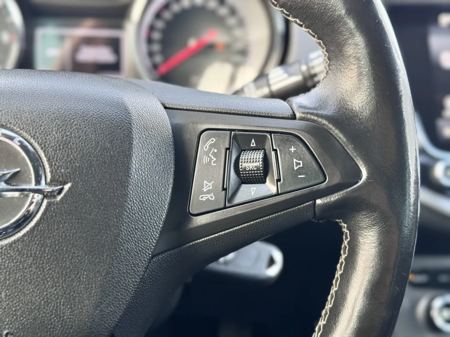 Cumpara/ Vinde online Opel Astra 2017 SH, la cel mai bun pret pentru tine!