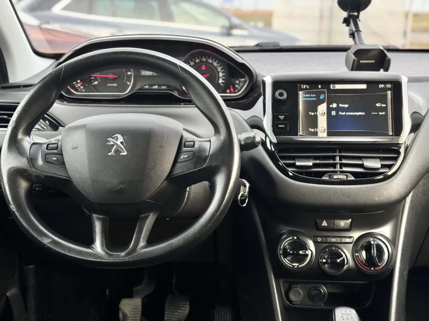 Cumpara/ Vinde online Peugeot 208 2012 SH, la cel mai bun pret pentru tine!