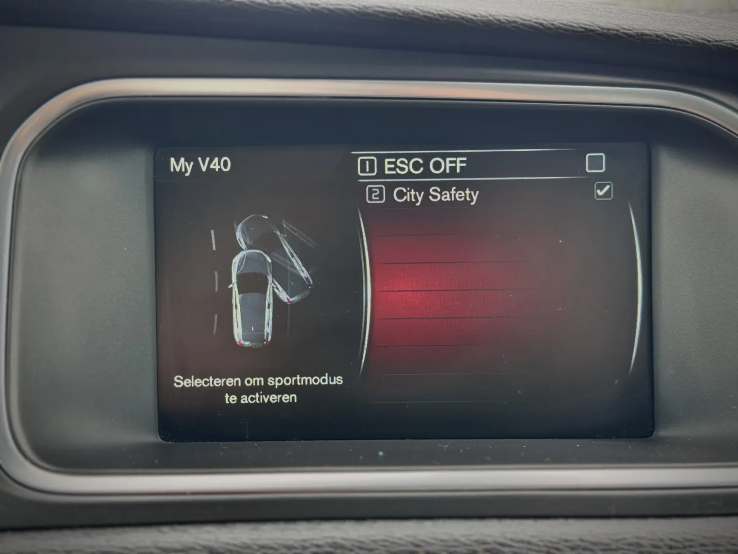 Cumpara/ Vinde online Volvo V40 2014 SH, la cel mai bun pret pentru tine!