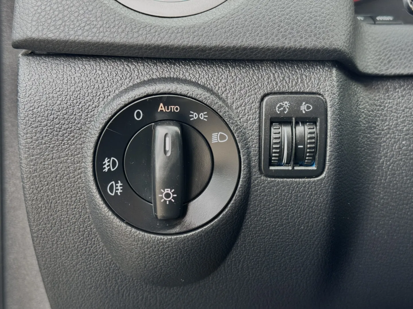 Cumpara/ Vinde online Volkswagen Tiguan 2008 SH, la cel mai bun pret pentru tine!