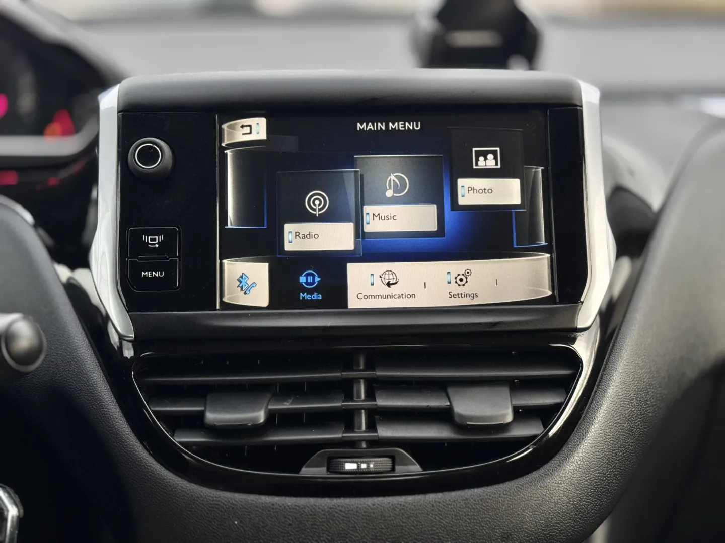 Cumpara/ Vinde online Peugeot 208 2012 SH, la cel mai bun pret pentru tine!