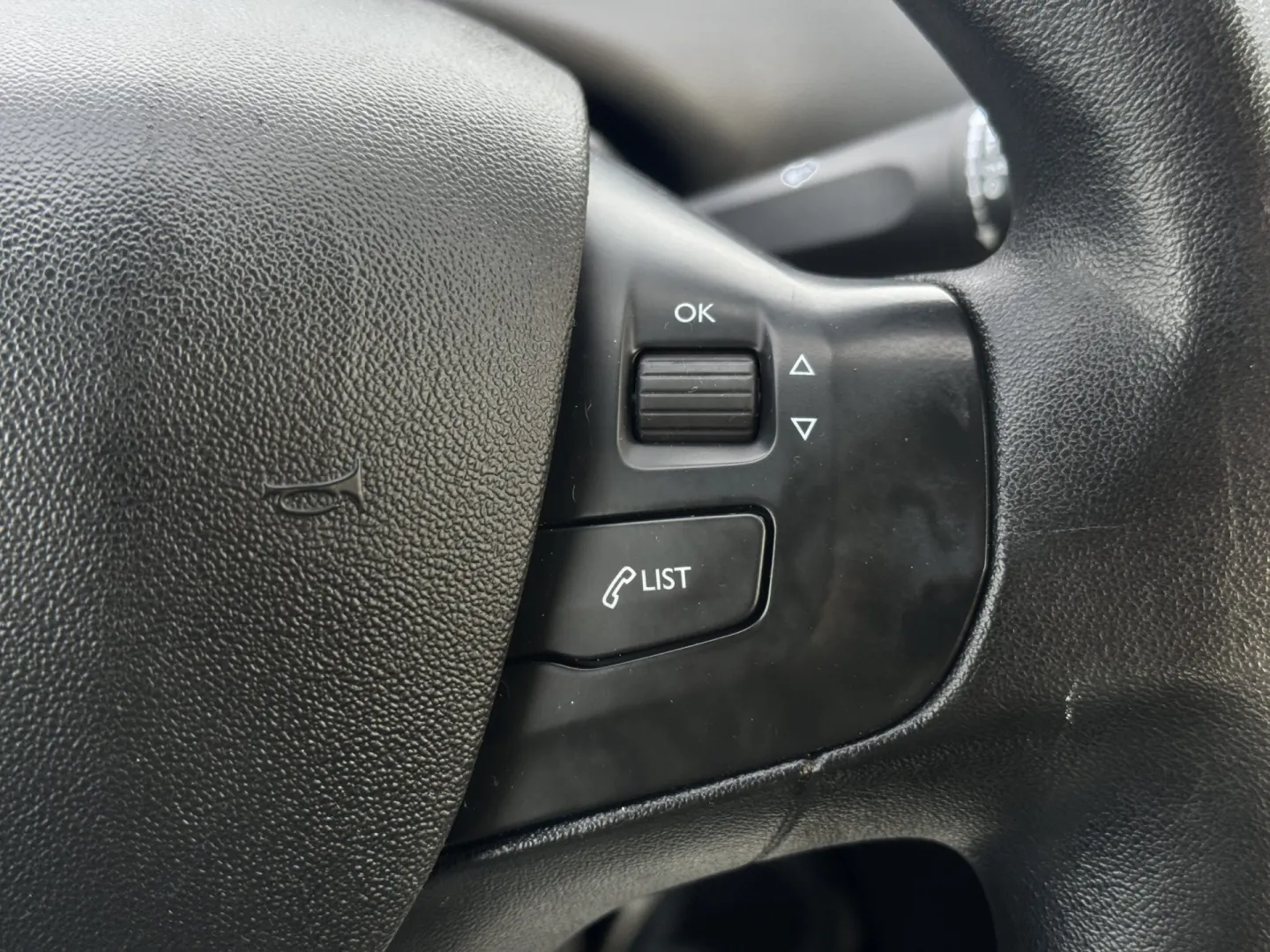 Cumpara/ Vinde online Peugeot 208 2012 SH, la cel mai bun pret pentru tine!