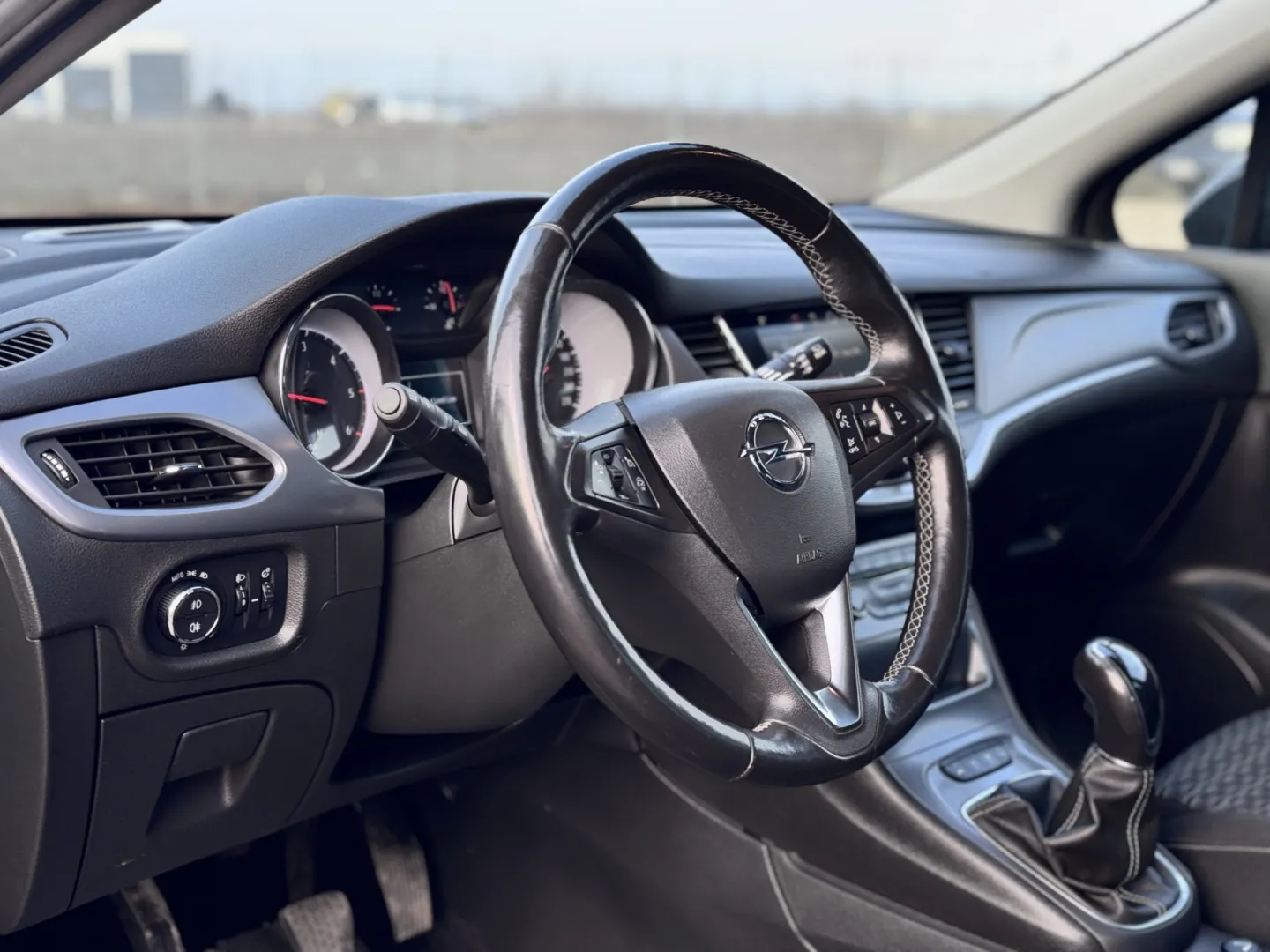 Cumpara/ Vinde online Opel Astra 2017 SH, la cel mai bun pret pentru tine!