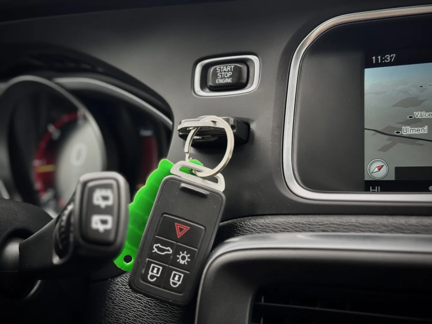 Cumpara/ Vinde online Volvo V40 2014 SH, la cel mai bun pret pentru tine!