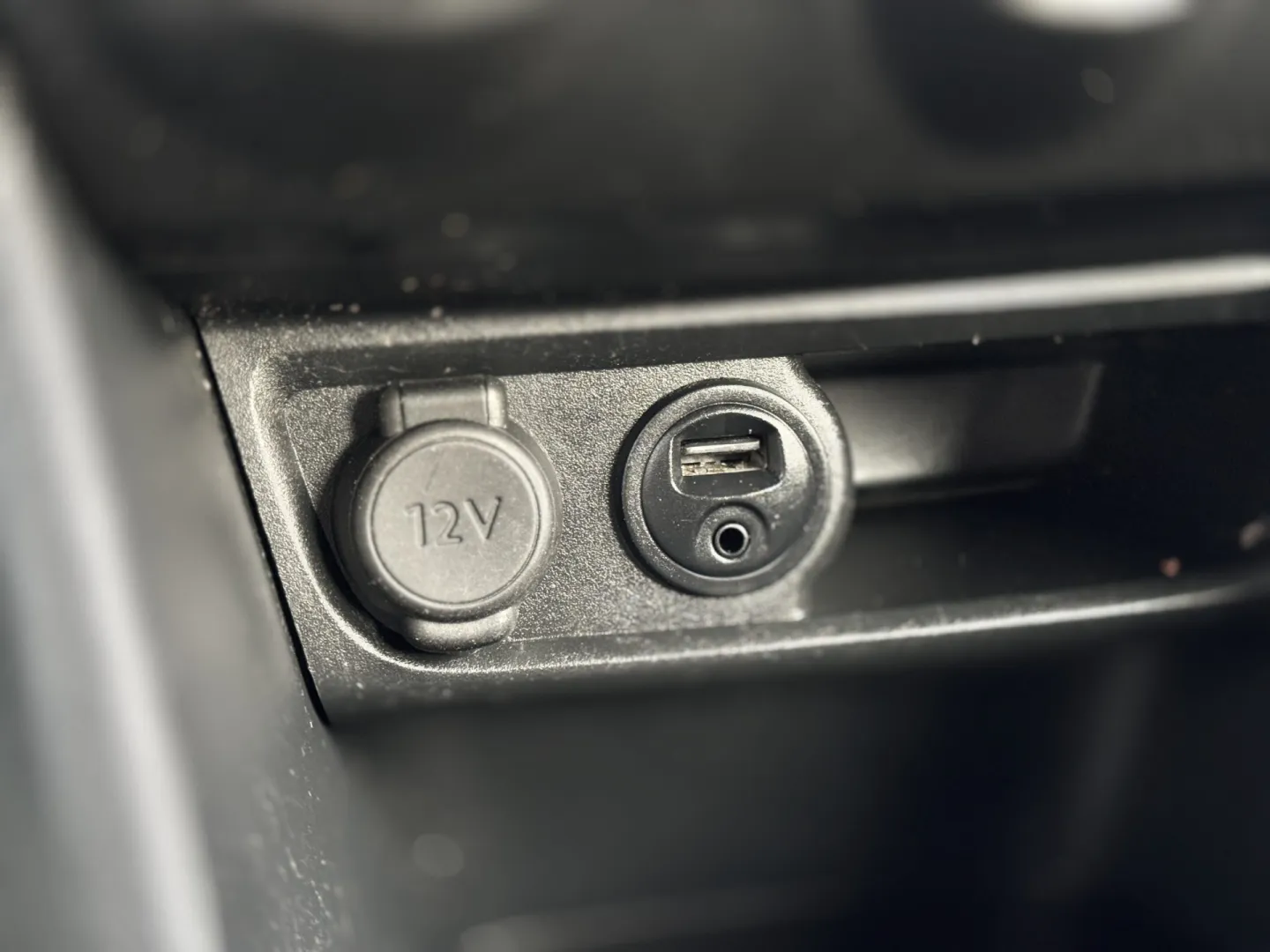 Cumpara/ Vinde online Peugeot 208 2012 SH, la cel mai bun pret pentru tine!