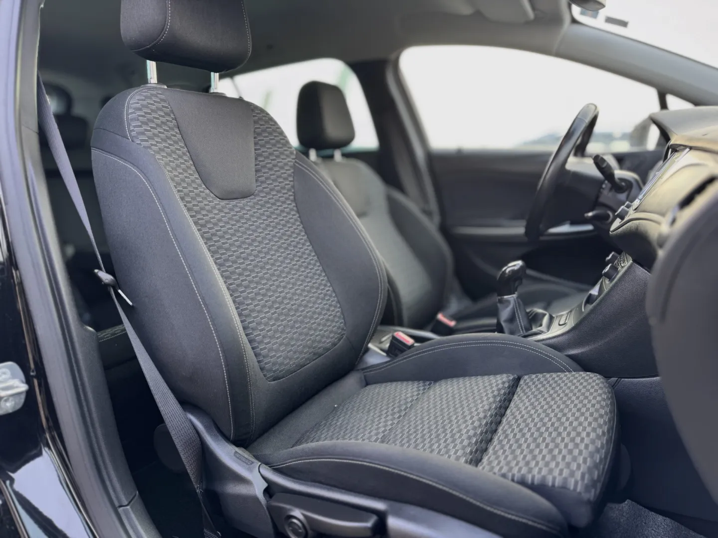 Cumpara/ Vinde online Opel Astra 2017 SH, la cel mai bun pret pentru tine!