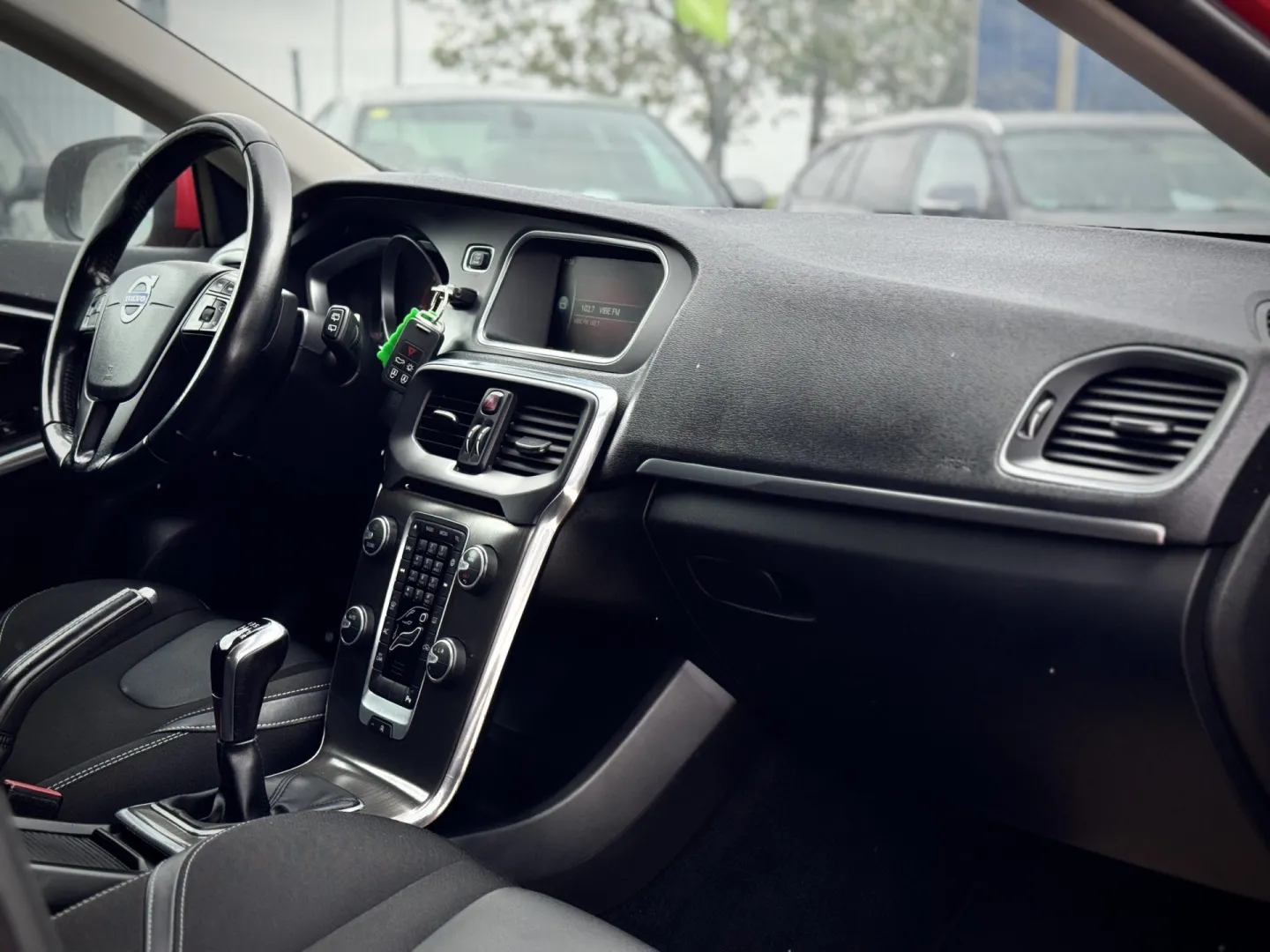 Cumpara/ Vinde online Volvo V40 2014 SH, la cel mai bun pret pentru tine!