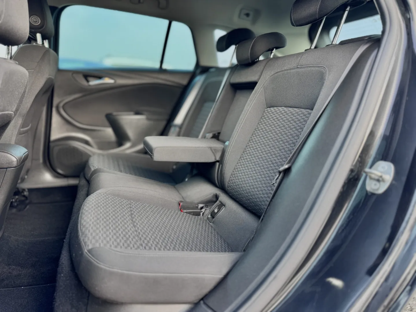 Cumpara/ Vinde online Opel Astra 2017 SH, la cel mai bun pret pentru tine!