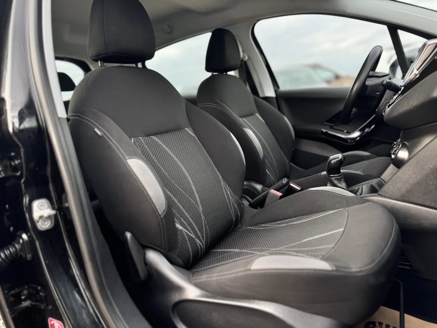 Cumpara/ Vinde online Peugeot 208 2012 SH, la cel mai bun pret pentru tine!