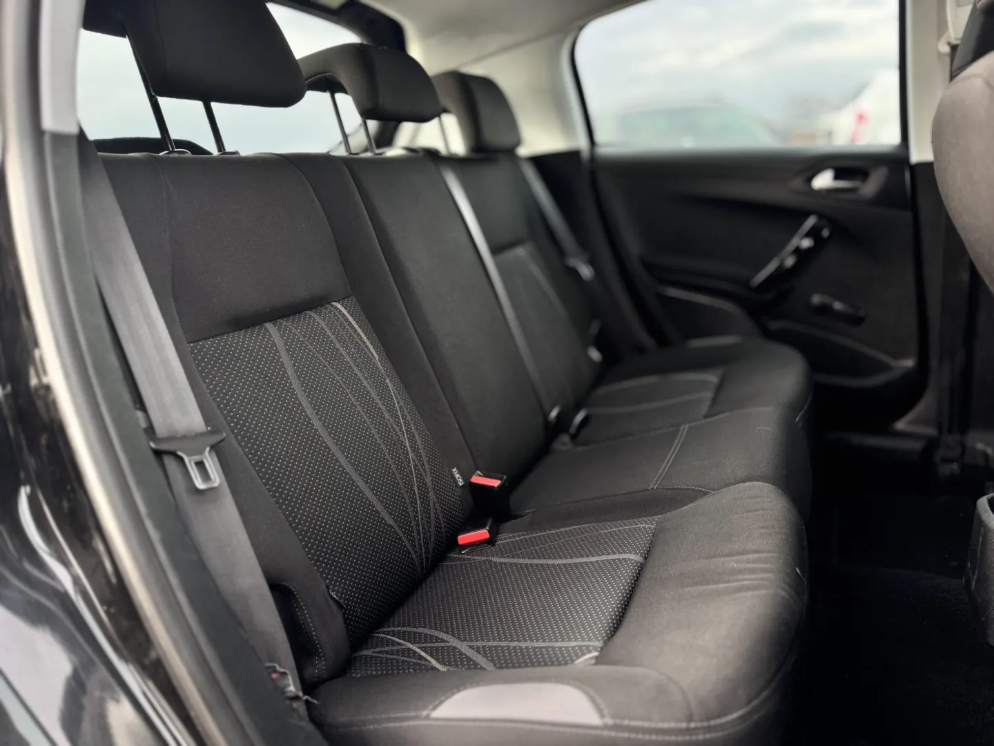 Cumpara/ Vinde online Peugeot 208 2012 SH, la cel mai bun pret pentru tine!