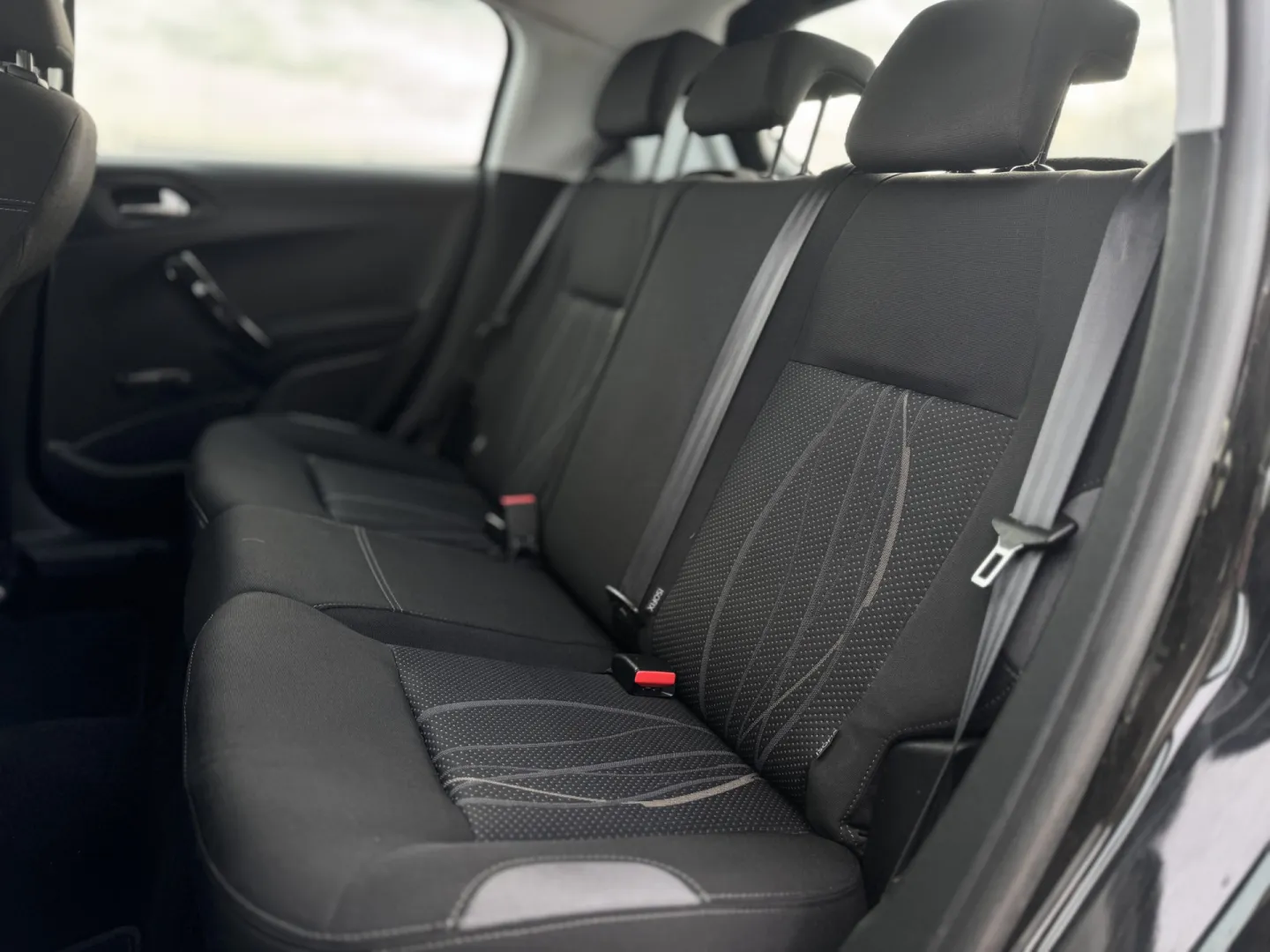 Cumpara/ Vinde online Peugeot 208 2012 SH, la cel mai bun pret pentru tine!