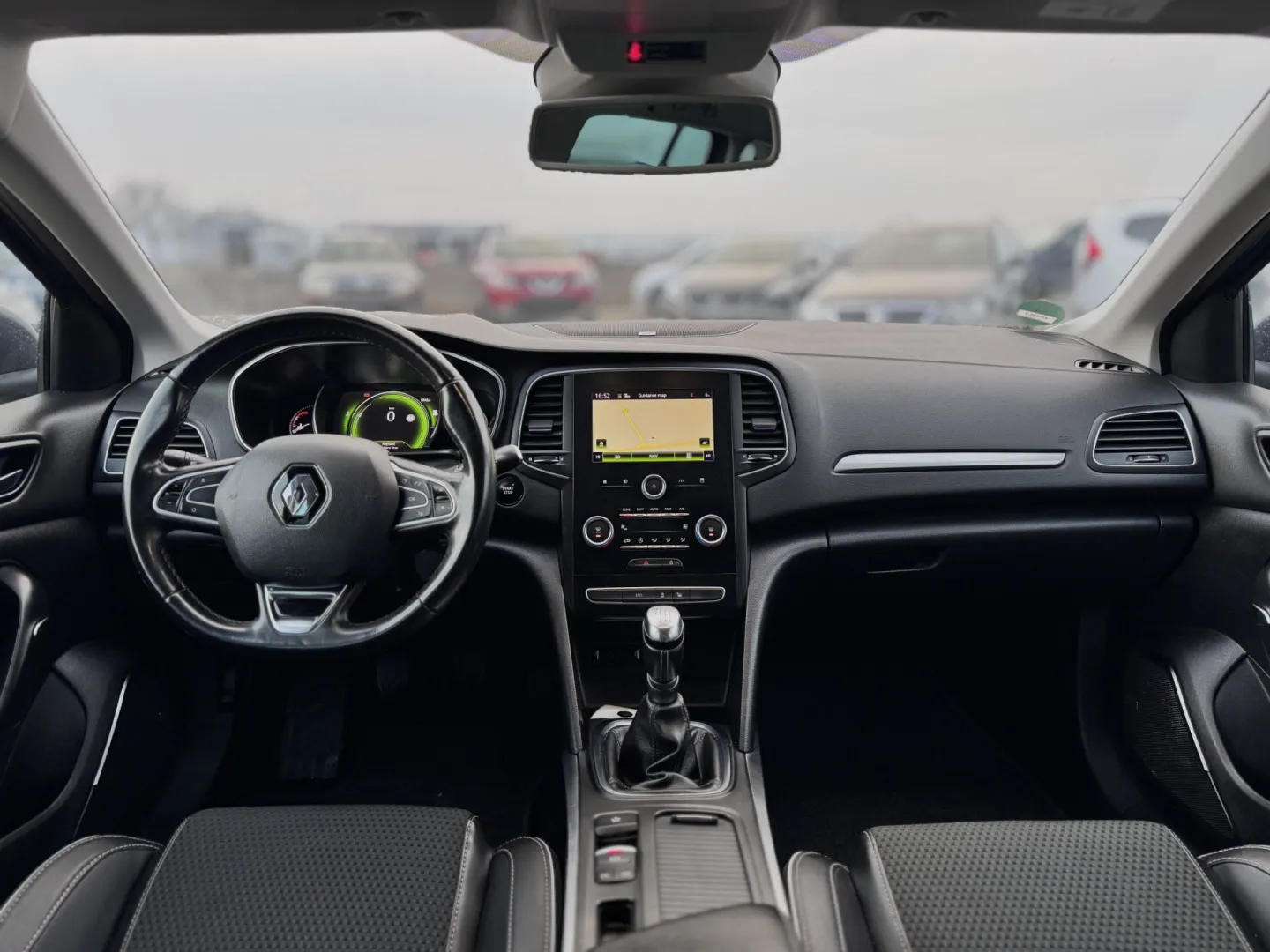 Cumpara/ Vinde online Renault  Megane 2016 SH, la cel mai bun pret pentru tine!